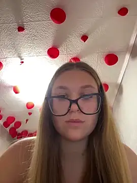 MissAuroraX online show from 15, 4, 2026