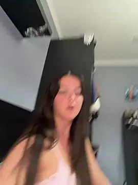 Snapshot of LolaSkyee chatting on 5, 5, 2026 LolaSkyee online show from 5, 5, 2026