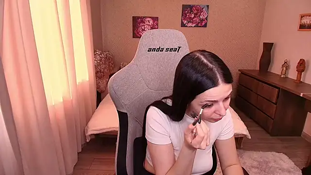 Snapshot of EvaSmeet chatting on 14, 4, 2026 EvaSmeet online show from 14, 4, 2026