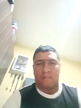 Snapshot of luis20212 chatting on 1, 5, 2026 luis20212 online show from 1, 5, 2026