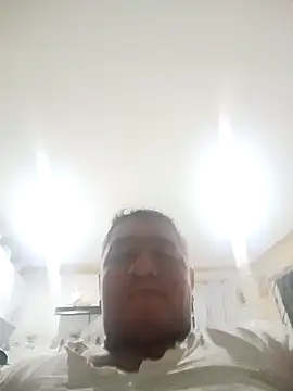 Snapshot of luis20212 chatting on 27, 3, 2026 luis20212 online show from 27, 3, 2026