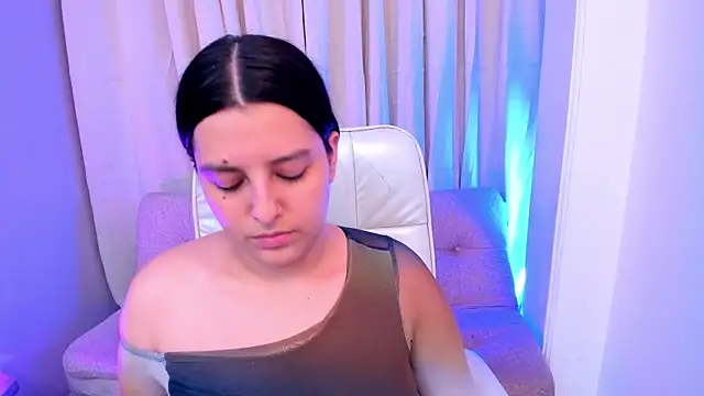 Arihanna London online show from 14, 5, 2026