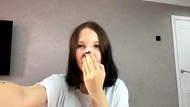 Snapshot of AmeliaMiotii chatting on 4, 4, 2026 AmeliaMiotii online show from 4, 4, 2026