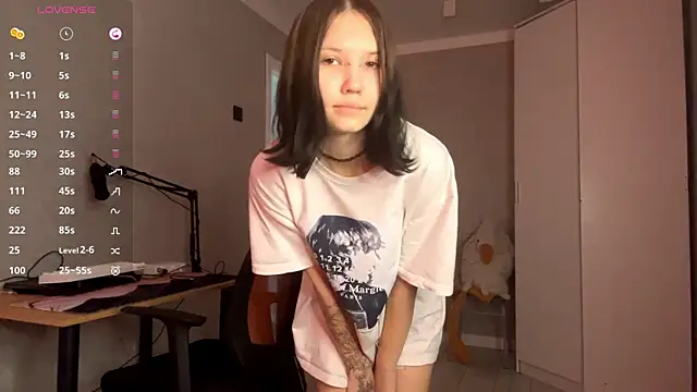 Snapshot of AmeliaMiotii chatting on 13, 4, 2026 AmeliaMiotii online show from 13, 4, 2026