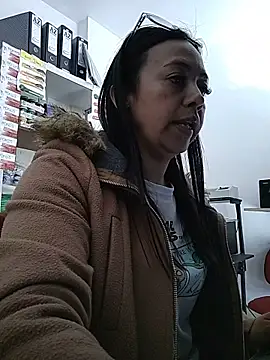 Snapshot of Violeta--7 chatting on 7, 7, 2026 Violeta--7 online show from 7, 7, 2026