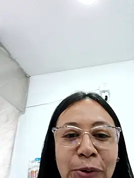 Snapshot of Violeta--7 chatting on 15, 4, 2026 Violeta--7 online show from 15, 4, 2026