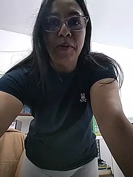 Snapshot of Violeta--7 chatting on 22, 5, 2026 Violeta--7 online show from 22, 5, 2026