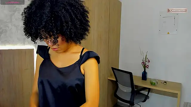 baddie delaylaa online show from 7, 5, 2026