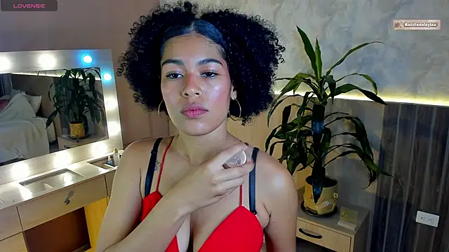 baddie delaylaa online show from 9, 5, 2026
