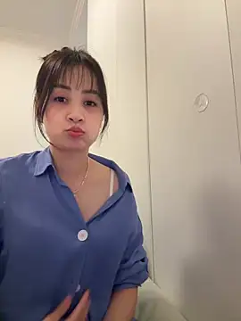Snapshot of Yang_218 chatting on 17, 5, 2026 Yang 218 online show from 17, 5, 2026
