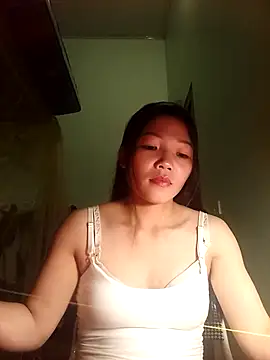 Snapshot of -Quyny- chatting on 5, 4, 2026 -Quyny- online show from 5, 4, 2026