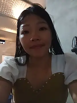 Snapshot of -Quyny- chatting on 8, 6, 2026 -Quyny- online show from 8, 6, 2026