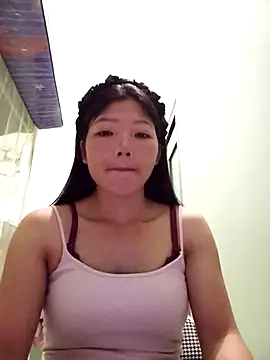 Snapshot of -Quyny- chatting on 6, 5, 2026 -Quyny- online show from 6, 5, 2026