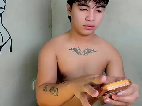 Snapshot of Untouchable_Bromancexxx chatting on 30, 6, 2026 Untouchable Bromancexxx online show from 30, 6, 2026