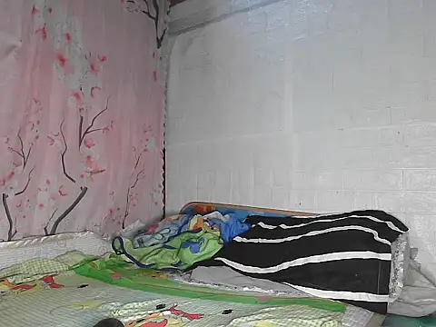 Hotties Julie online show from 4, 4, 2026