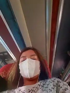 Snapshot of hana_2girl chatting on 5, 4, 2026 hana 2girl online show from 5, 4, 2026