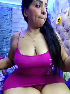 Snapshot of val_eria chatting on 28, 4, 2026 val eria online show from 28, 4, 2026