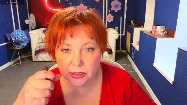 Snapshot of Kira_Kingslee chatting on 20, 4, 2026 Kira Kingslee online show from 20, 4, 2026