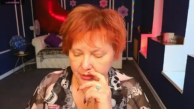 Snapshot of Kira_Kingslee chatting on 27, 4, 2026 Kira Kingslee online show from 27, 4, 2026