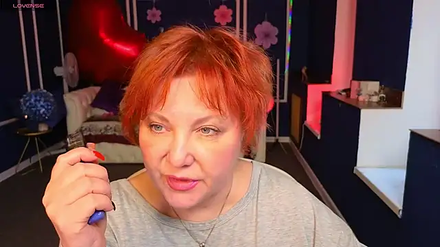 Snapshot of Kira_Kingslee chatting on 22, 4, 2026 Kira Kingslee online show from 22, 4, 2026