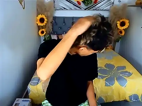 Snapshot of chris_evans77 chatting on 1, 4, 2026 chris evans77 online show from 1, 4, 2026