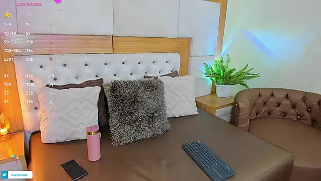 Venezuelan Butt online show from 27, 4, 2026