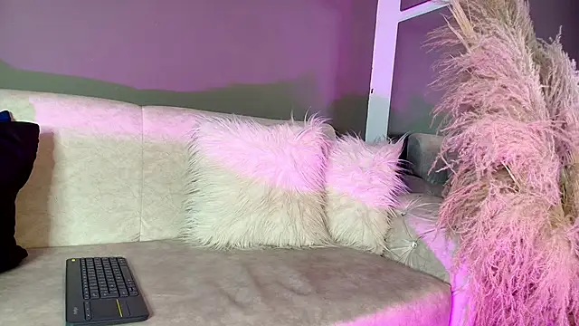 Snapshot of Zoee_8 chatting on 25, 5, 2026 Zoee 8 online show from 25, 5, 2026