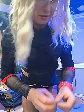Snapshot of DomMONIKA chatting on 19, 5, 2026 DomMONIKA online show from 19, 5, 2026