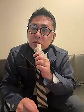 Snapshot of RYUICHI_1919 chatting on 7, 5, 2026 RYUICHI 1919 online show from 7, 5, 2026