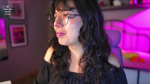 Saphyralux online show from 14, 7, 2026