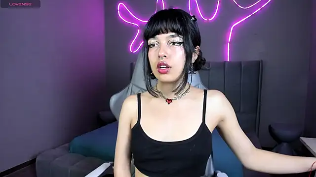 Saphyralux online show from 9, 4, 2026