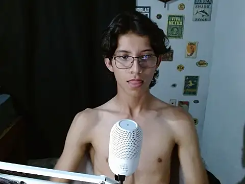 Snapshot of VazacGaming chatting on 11, 7, 2026 VazacGaming online show from 11, 7, 2026