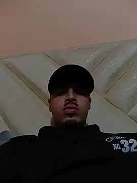 Snapshot of LucaColmal chatting on 5, 4, 2026 LucaColmal online show from 5, 4, 2026