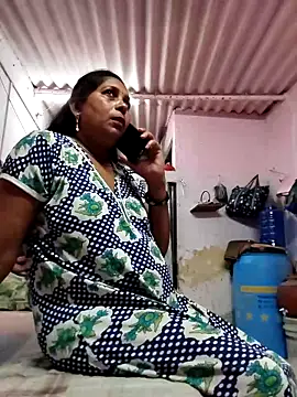 Snapshot of Kuwari_dulhan1 chatting on 8, 4, 2026 Kuwari dulhan1 online show from 8, 4, 2026