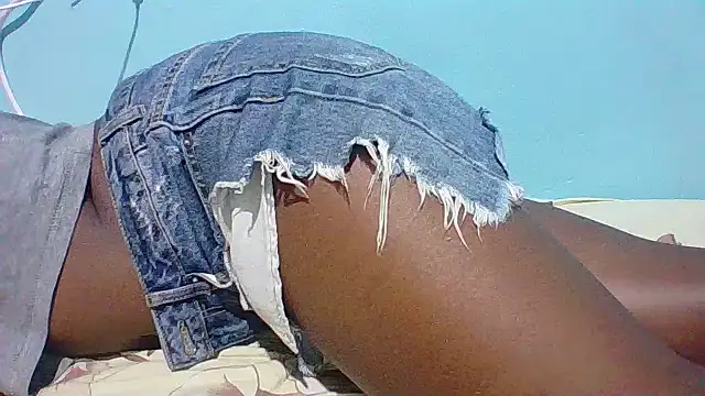 BOOBQUEEN25 online show from 19, 4, 2026