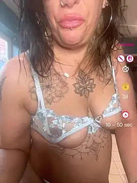 Snapshot of IvyBelleMilf chatting on 25, 5, 2026 IvyBelleMilf online show from 25, 5, 2026