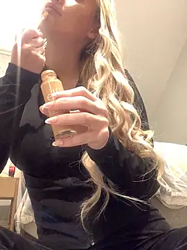 Snapshot of Hannah1899 chatting on 28, 3, 2026 Hannah1899 online show from 28, 3, 2026