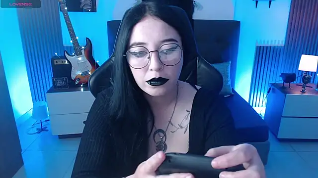 Snapshot of Nyxnocturne chatting on 7, 4, 2026 Nyxnocturne online show from 7, 4, 2026