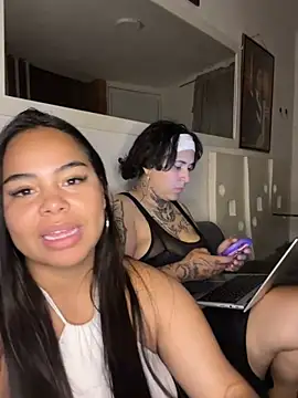 Snapshot of lunaa_love chatting on 17, 5, 2026 lunaa love online show from 17, 5, 2026