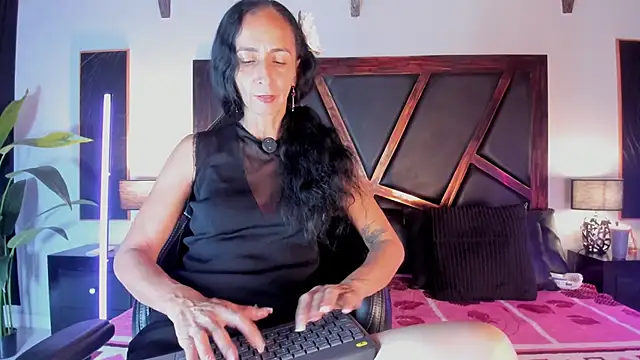 Snapshot of SamanttaLopez chatting on 15, 4, 2026 SamanttaLopez online show from 15, 4, 2026