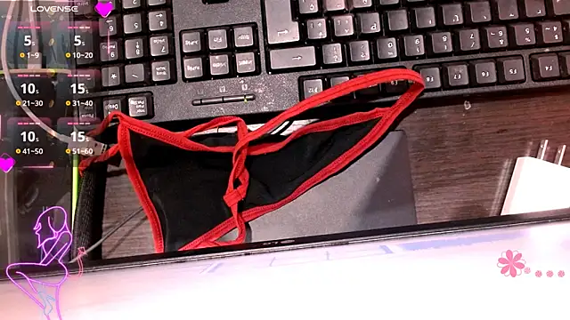 Snapshot of karol_hot19 chatting on 1, 4, 2026 karol hot19 online show from 1, 4, 2026