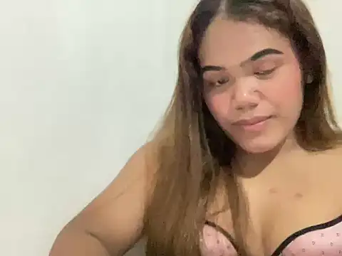 yourhotwild bella online show from 10, 4, 2026