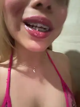 Snapshot of Maddyloveee chatting on 29, 3, 2026 Maddyloveee online show from 29, 3, 2026