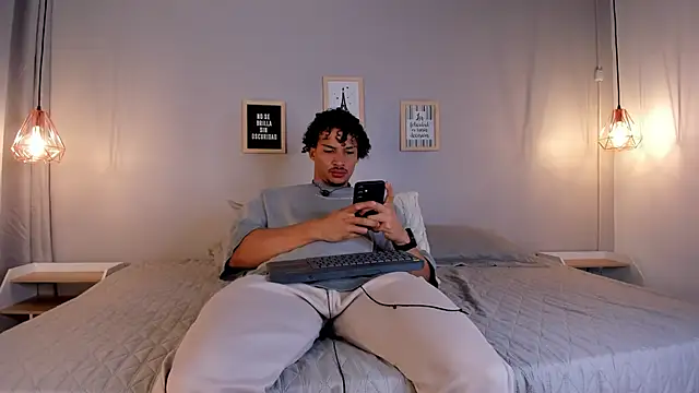Snapshot of dominik_drake chatting on 20, 5, 2026 dominik drake online show from 20, 5, 2026