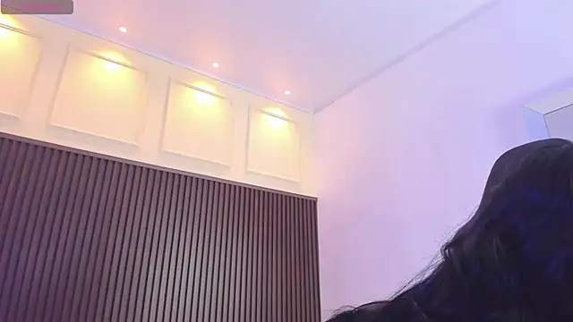 MILLYEVANS1 online show from 29, 4, 2026