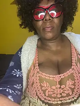 Snapshot of BoobsQueeen chatting on 14, 6, 2026 BoobsQueeen online show from 14, 6, 2026