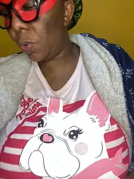 Snapshot of BoobsQueeen chatting on 28, 5, 2026 BoobsQueeen online show from 28, 5, 2026