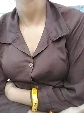 Radhika-sexy2 online show from 22, 4, 2026