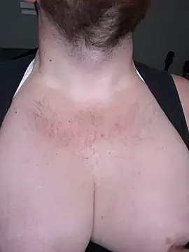 hugemanbreasts online show from 20, 4, 2026