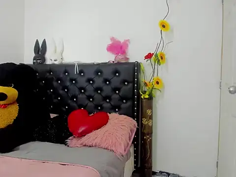 Snapshot of Nathaly_Sam chatting on 7, 4, 2026 Nathaly Sam online show from 7, 4, 2026